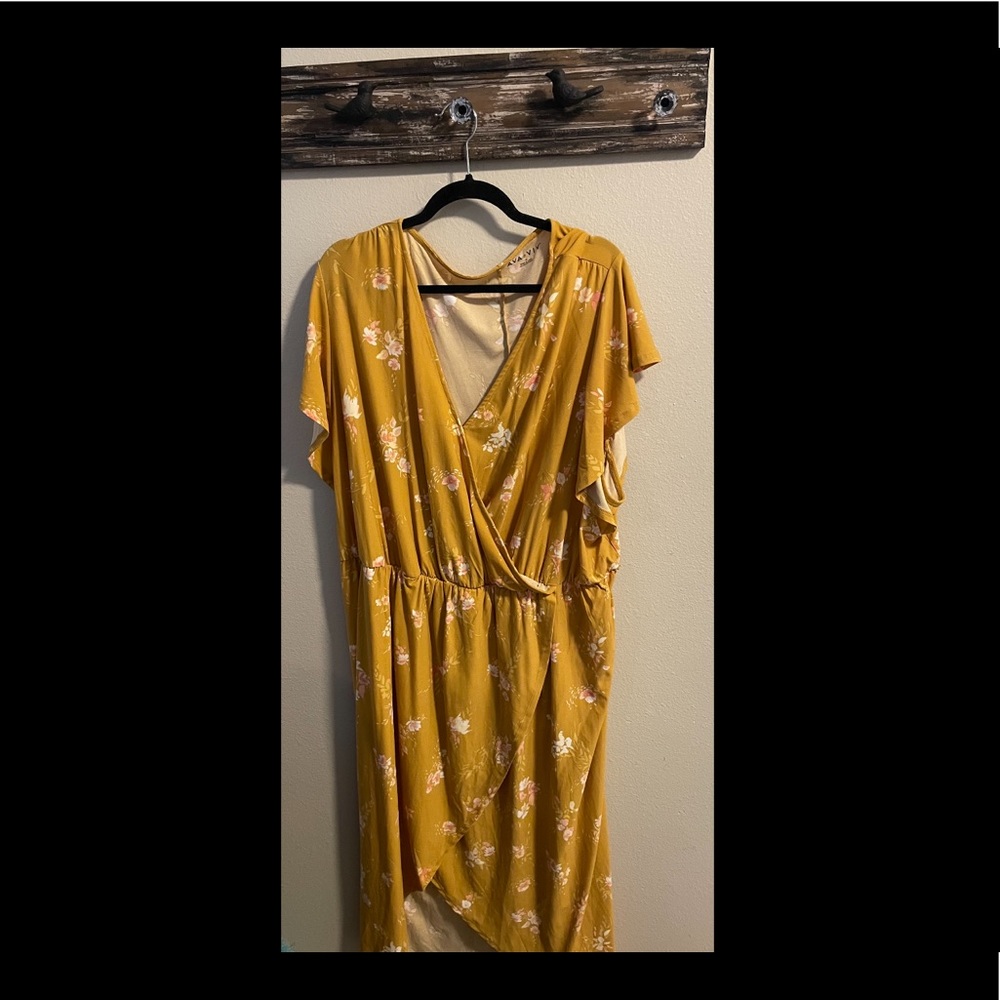 Hi-low dress with flowers